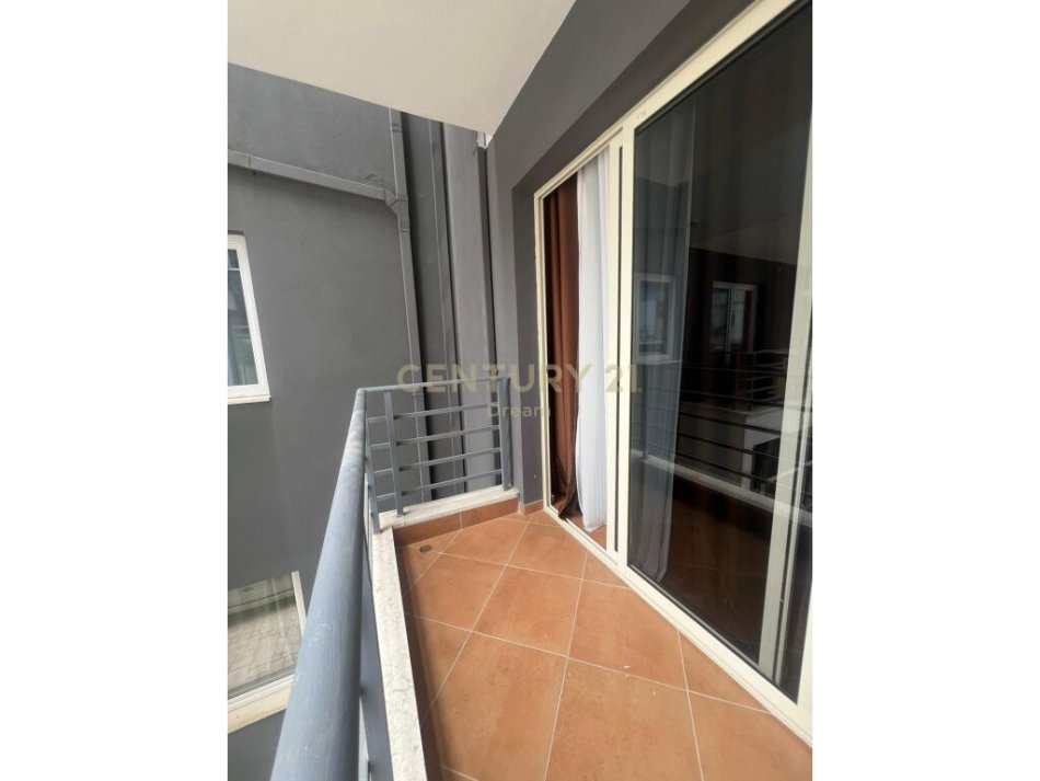 Tirane, shitet apartament 2+1+Ballkon Kati 2, 87 m² 87.000 € 
