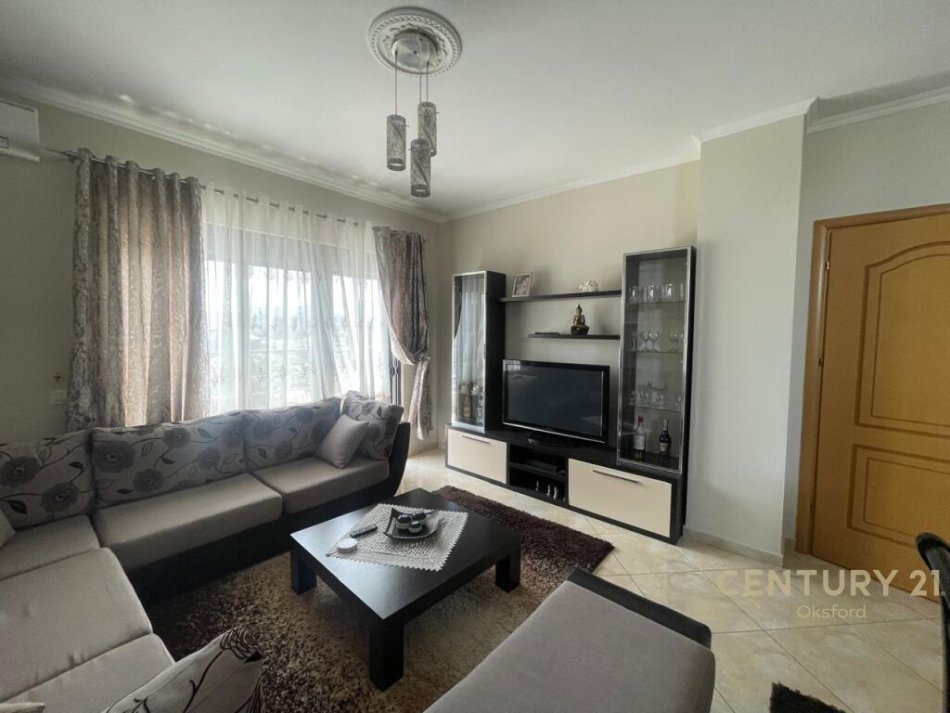 Tirane, jepet me qera apartament 2+1 Kati 8, 79 m² 430 € ( Tirana, Rruga Joklin Persi)
