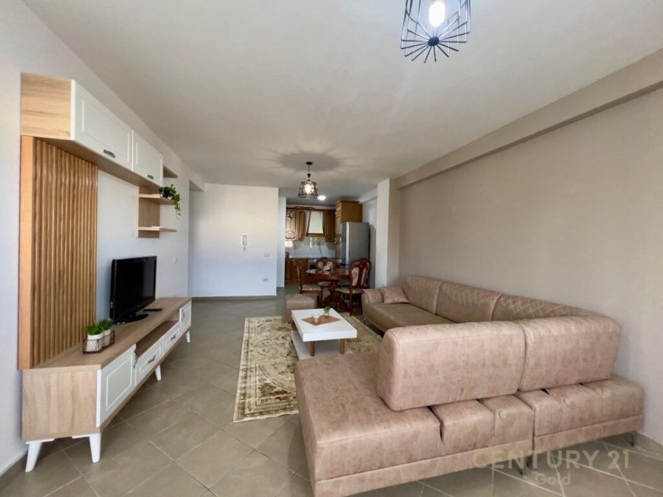 Tirane, jepet me qera apartament 1+1 Kati 3, 89 m² 550 € (Rruga e Kavajës)