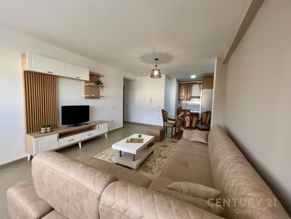Tirane, jepet me qera apartament 1+1 Kati 3, 89 m² 550 € (Rruga e Kavajës)