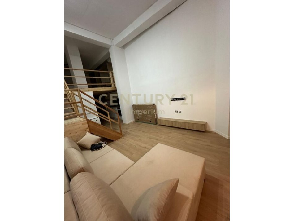 Tirane, jepet me qera garsonier 1+1 Kati 0, 75 m² 600 € (Prane Rruges se Durresit)