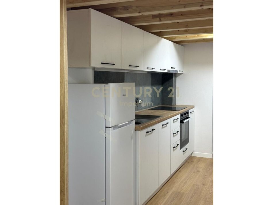 Tirane, jepet me qera garsonier 1+1 Kati 0, 75 m² 600 € (Prane Rruges se Durresit)