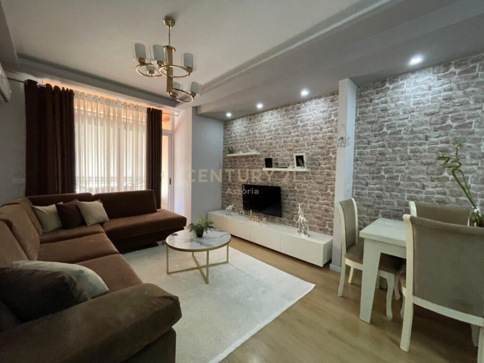 Tirane, jepet me qera apartament 2+1+Ballkon Kati 7, 83 m² 550 € (KOMPLEKSI FRATARI, ASTIR)