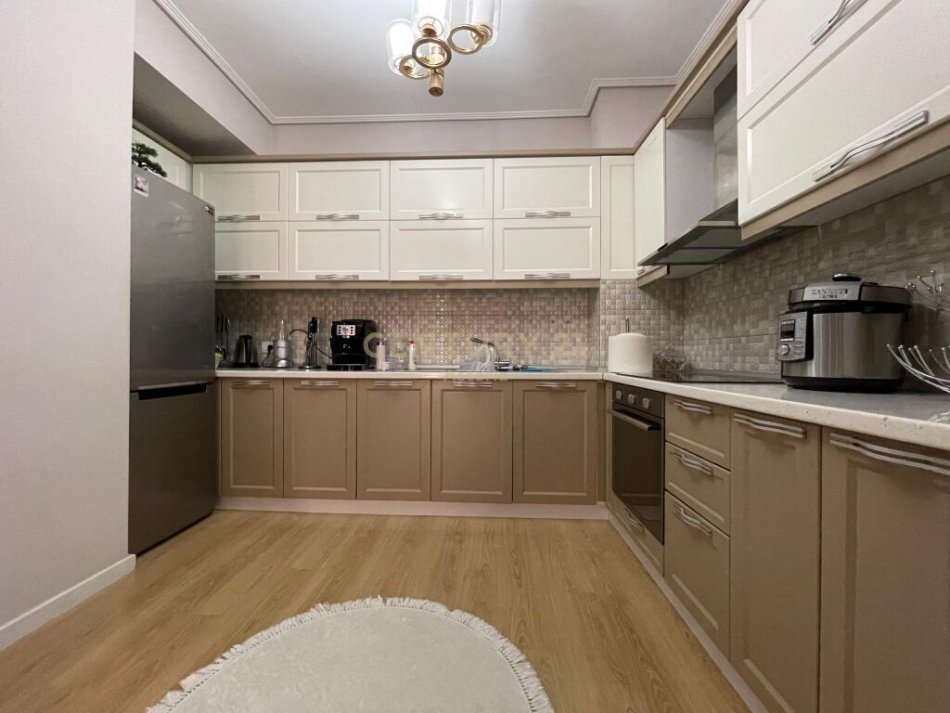 Tirane, jepet me qera apartament 2+1+Ballkon Kati 7, 83 m² 550 € (KOMPLEKSI FRATARI, ASTIR)