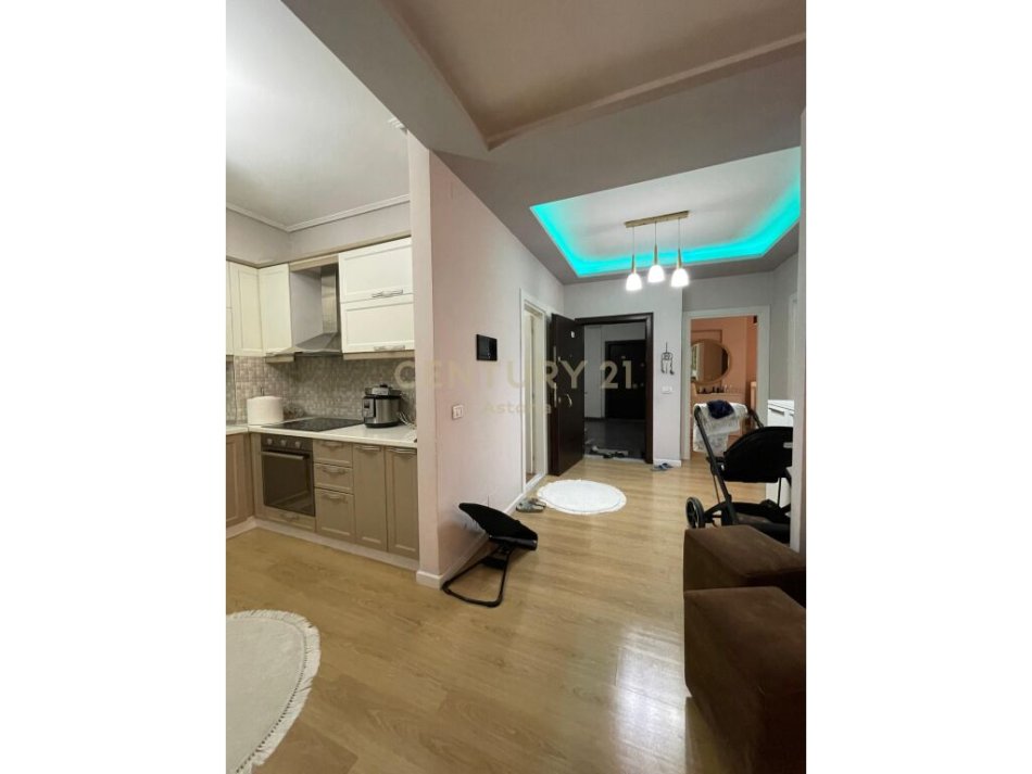 Tirane, jepet me qera apartament 2+1+Ballkon Kati 7, 83 m² 550 € (KOMPLEKSI FRATARI, ASTIR)
