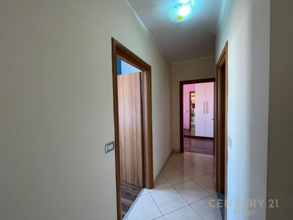 Tirane, jepet me qera 2+1 Kati 5, 93 m² 450 € (Astir, Tirane.)