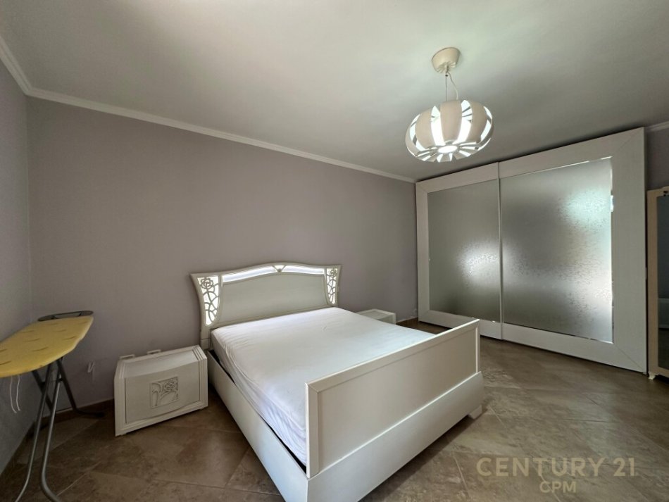 Tirane, jepet me qera apartament 2+1 Kati 1, 125 m² 800 € ( Adresa: Kompleksi Kolombo, Tiranë)