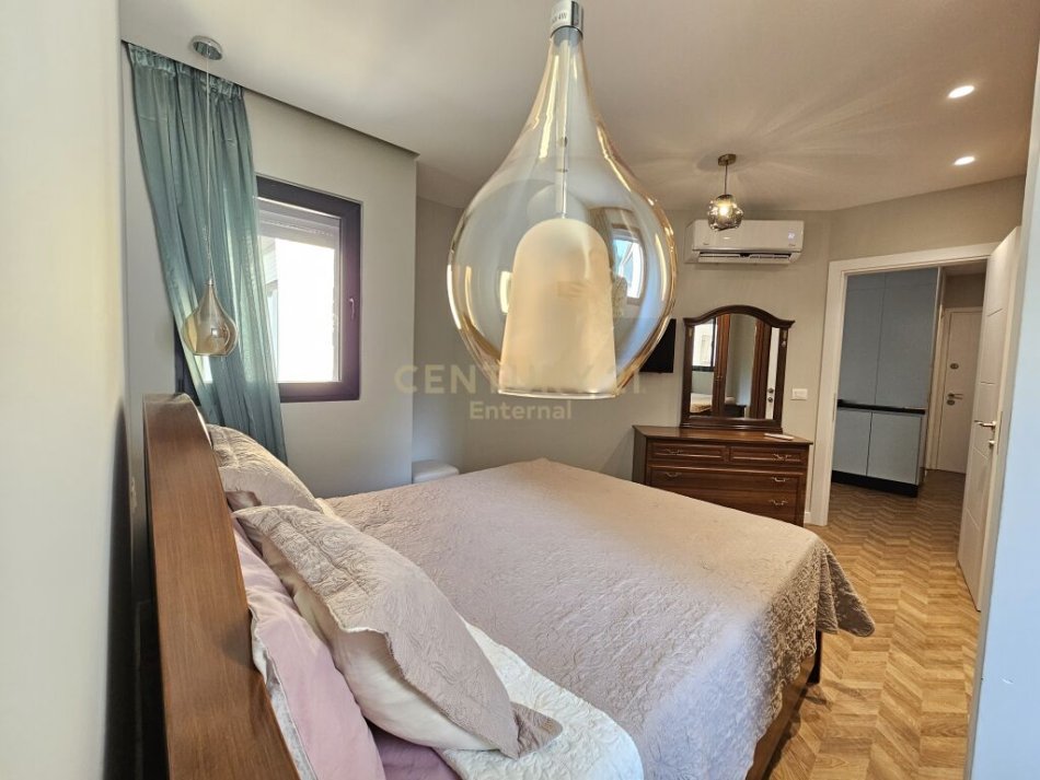 Shqiperi, jepet me qera 1+1 Kati 2, 70 m² 650 € (Rruga e Elbasanit)