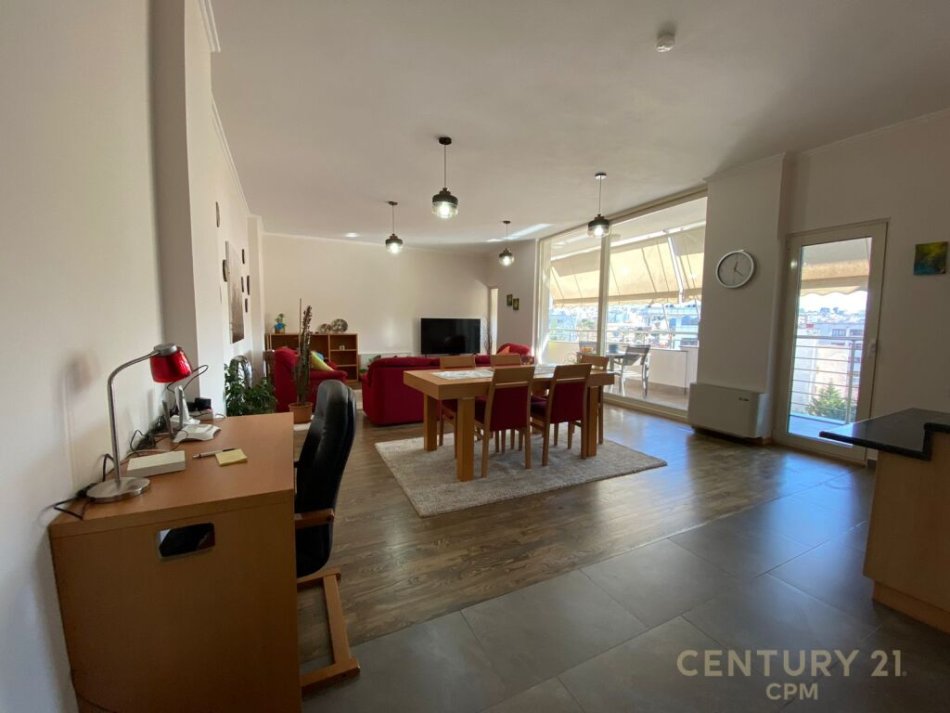 Tirane, jepet me qera 2+1 Kati 6, 126 m² 1.200 € ( Adresa: Zona e Ambasadës Amerikane, Tiranë)