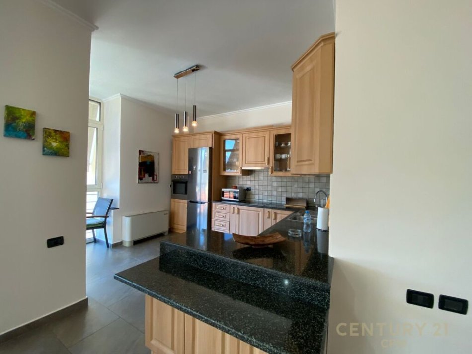Tirane, jepet me qera 2+1 Kati 6, 126 m² 1.200 € ( Adresa: Zona e Ambasadës Amerikane, Tiranë)