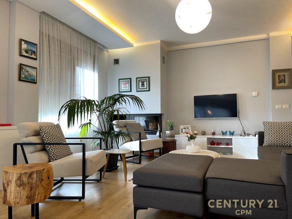Tirane, shitet Vile 4+1 Kati 3, 459 m² 670.000 € ( Rruga e Vilave, Lundër, Tiranë)