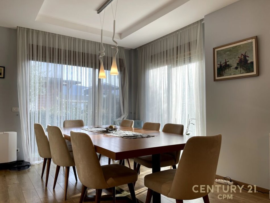 Tirane, shitet Vile 4+1 Kati 3, 459 m² 670.000 € ( Rruga e Vilave, Lundër, Tiranë)