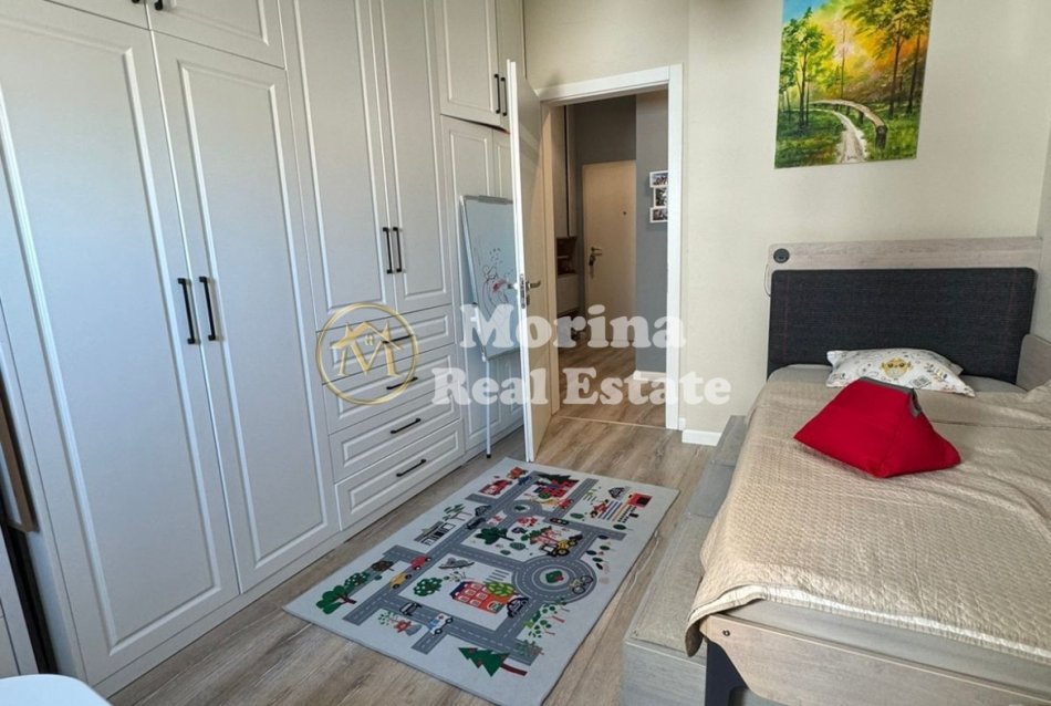 Tirane, shitet apartament 2+1+Ballkon Kati 4, 104 m² 206.000 € (Ali Demi/Rruga Shemsie Haka)