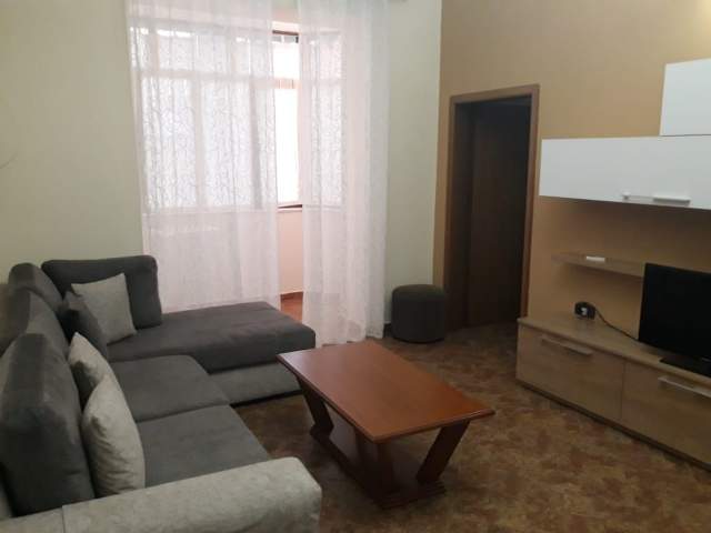 Tirane, jepet me qera apartament 1+1+A+BLK Kati 4, 79 m² 450 Euro (Bulevardi Bajram Curi)