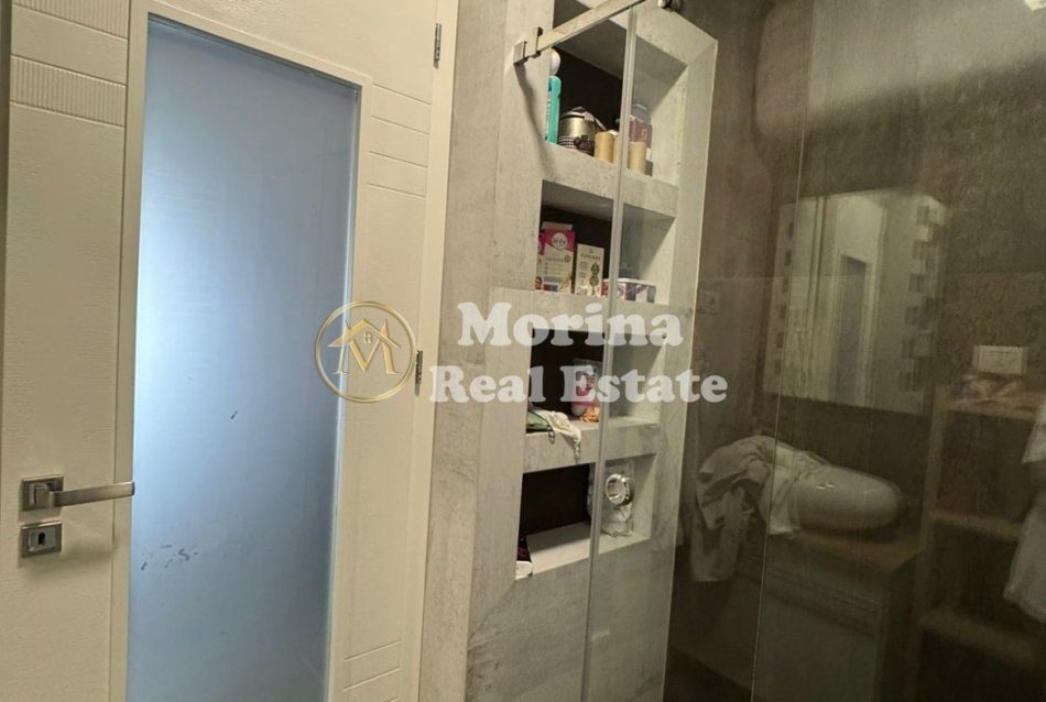 Tirane, shitet apartament 2+1+Ballkon Kati 4, 104 m² 206.000 € (Ali Demi/Rruga Shemsie Haka)