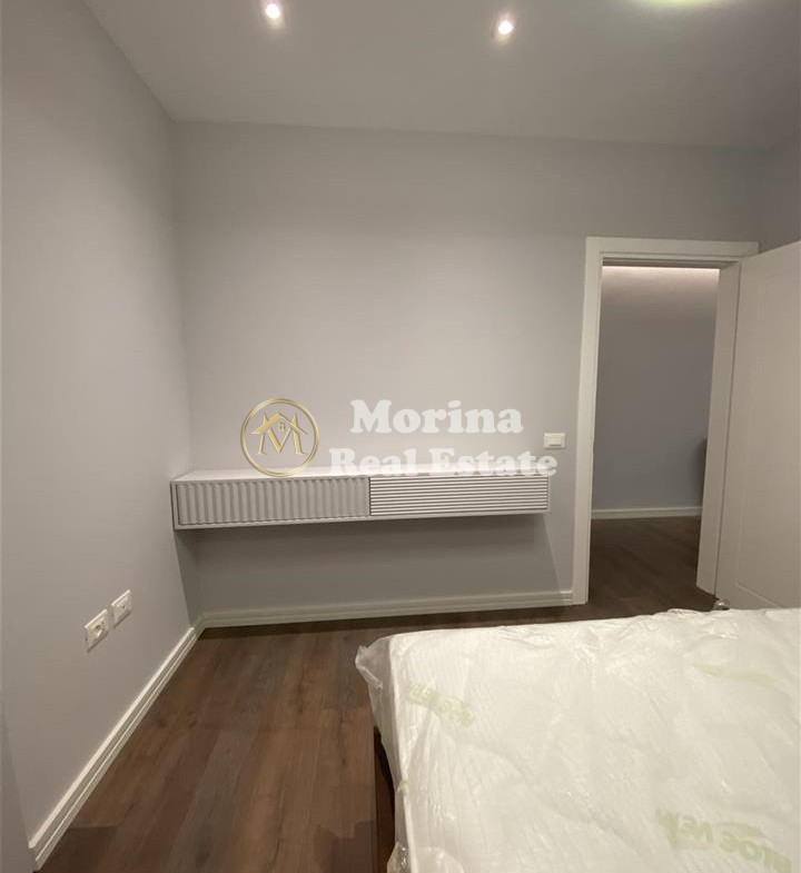 Tirane, jepet me qera apartament 2+1 Kati 5, 98 m² 650 € (Liqeni i Thate)