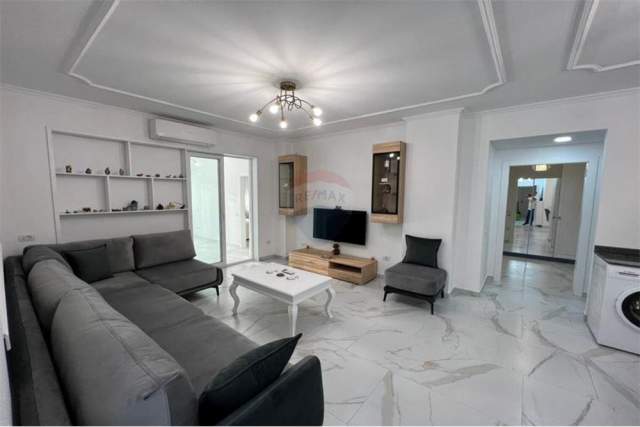 Tirane, jepet me qera apartament 2+1+BLK Kati 3, 116 m² 800 Euro (Posta nr.8)
