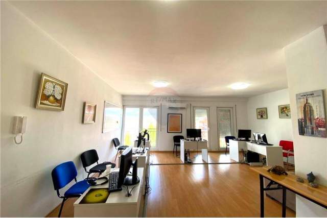 Tirane, jepet me qera zyre Kati 7, 185 m² 800 Euro (Artan Lenja)