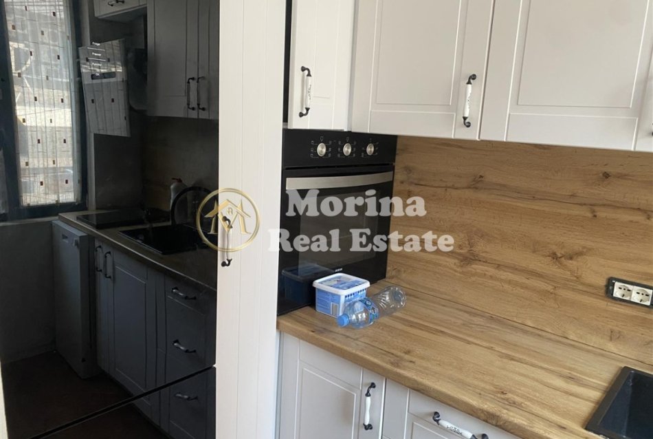 Tirane, jepet me qera apartament 1+1 Kati 1, 55 m² 650 € (Bllok)