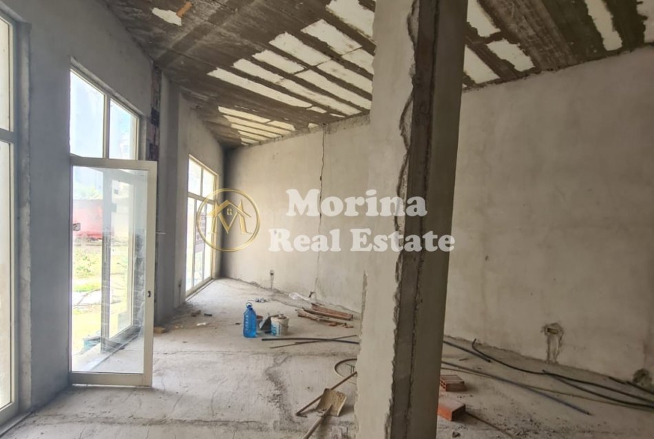 Tirane, shitet dyqan Kati 1, 120 m² 198.000 € (Liqeni i Thate)