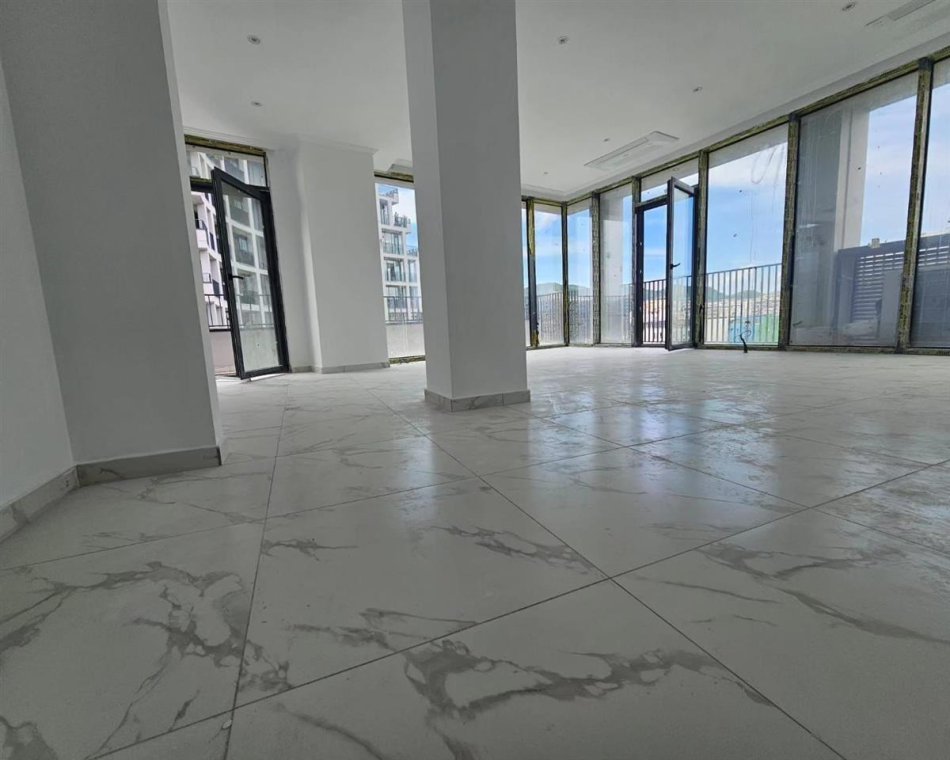 Tirane, jepet me qera apartament 2+1+Ballkon Kati 6, 136 m² 1.300 € (Diga e Liqenit)