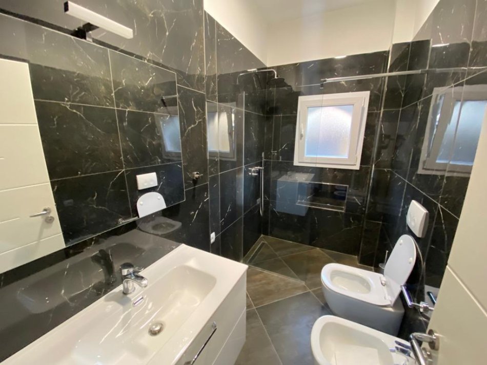 Tirane, jepet me qera apartament 2+1, Kati 4, 76 m² 600 € (myslym shyri)