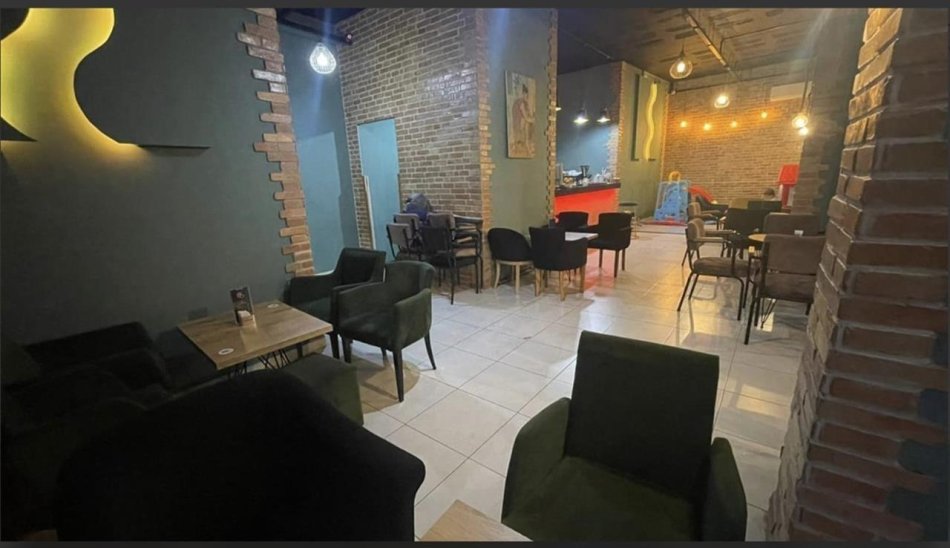 Tirane, jepet me qera lokal Kati 0, 150 m² 600 € (21 dhjetori)