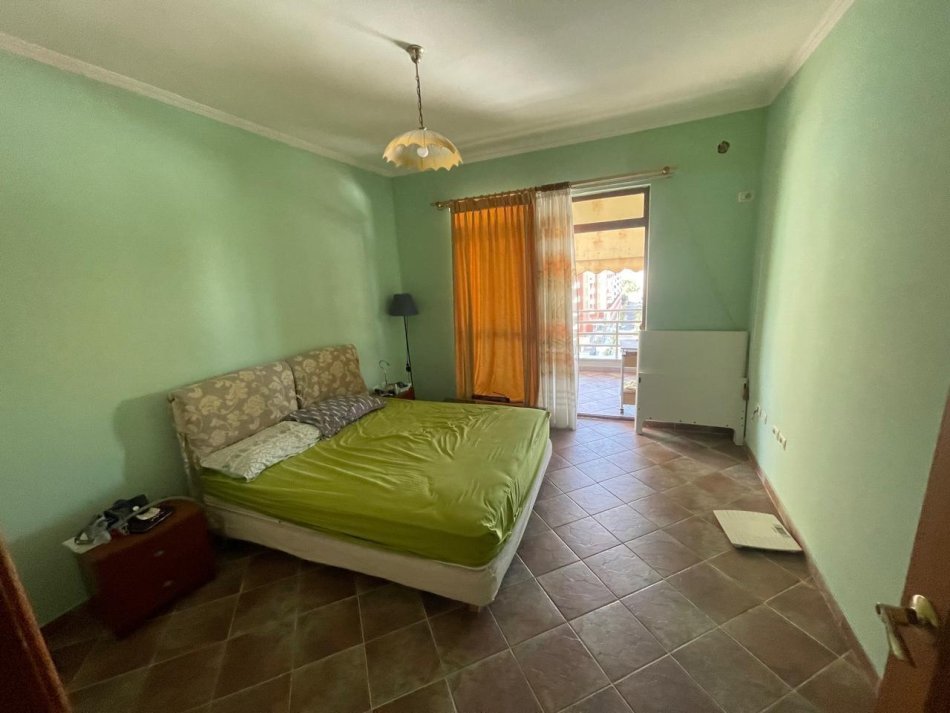 Tirane, jepet me qera apartament 1+1 Kati 8, 85 m² 600 € (Square 21)