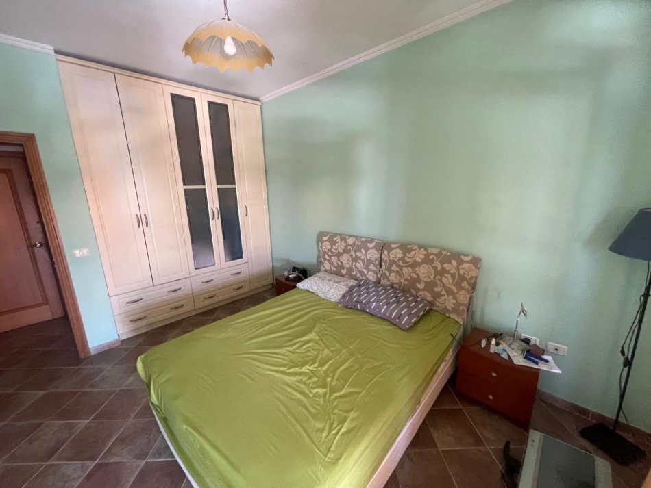 Tirane, jepet me qera apartament 1+1 Kati 8, 85 m² 600 € (Square 21)