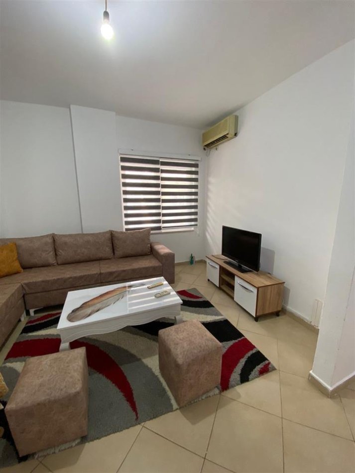 Tirane, jepet me qera apartament 1+1 Kati 2, 50 m² 400 € (Liqeni Thate)