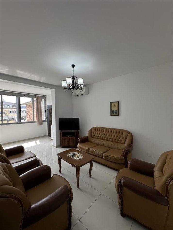 Tirane, jepet me qera apartament 2+1 Kati 5, 100 m² 550 € 