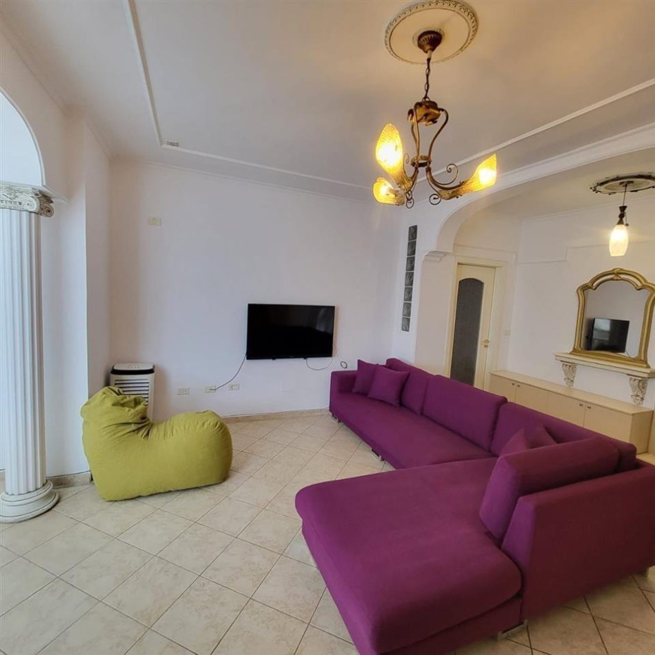 Tirane, jepet me qera apartament 2+1 Kati 8, 87 m² 600 € (Rruga Kavajes)
