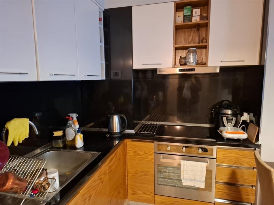 Tirane, jepet me qera apartament 2+1 Kati 5, 104 m² 550 € (Qytet Studtent)