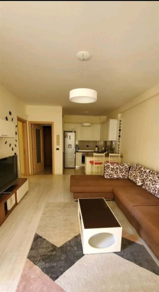 Tirane, jepet me qera apartament 2+1 Kati 3, 90 m² 500 € (Rruga Bill Klinton)
