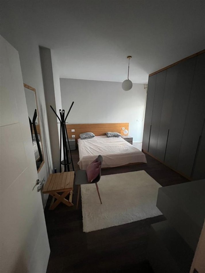 Tirane, jepet me qera apartament 2+1 Kati 4, 100 m² 700 € (Tek Kopeshti Zoologjik)