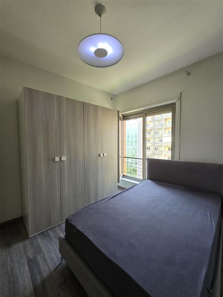 Tirane, jepet me qera apartament 3+1 Kati 7, 140 m² 1.100 € (Delijorgji)