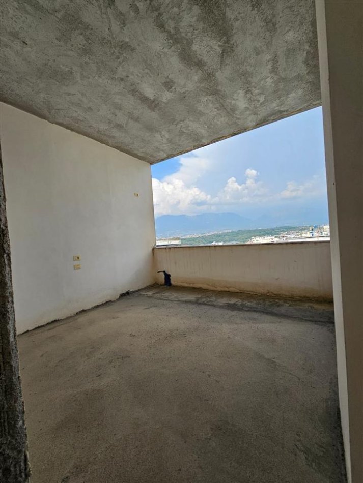 Tirane, shitet apartament 3+1 Kati 4, 180 m² 338.000 € (Kopshti Zoologjik)