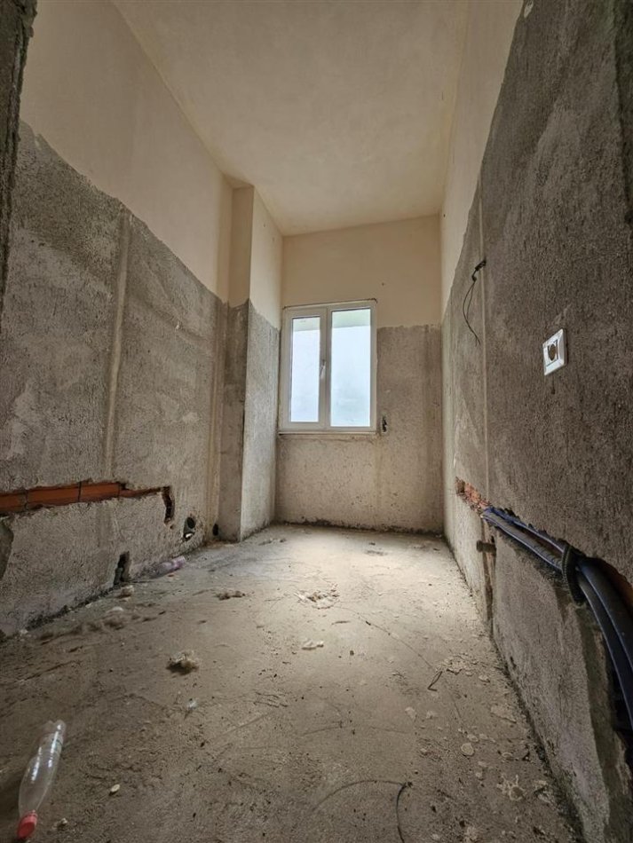 Tirane, shitet apartament 3+1 Kati 4, 180 m² 338.000 € (Kopshti Zoologjik)