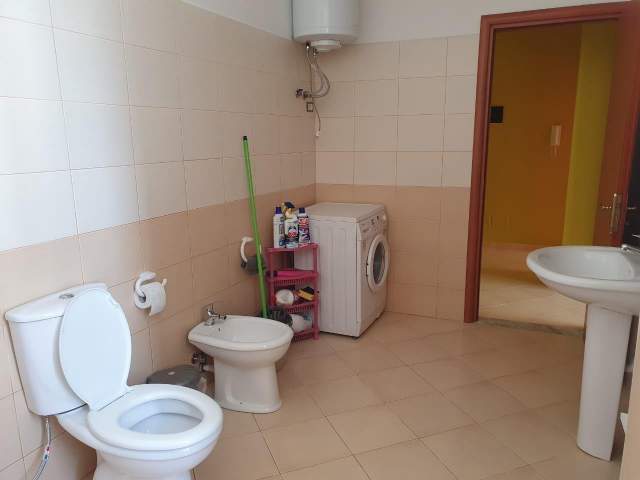 Shkembi Kavajes, jepet me qera apartament 1+1+BLK Kati 6, 70 m² (Shkembi i Kavajes)