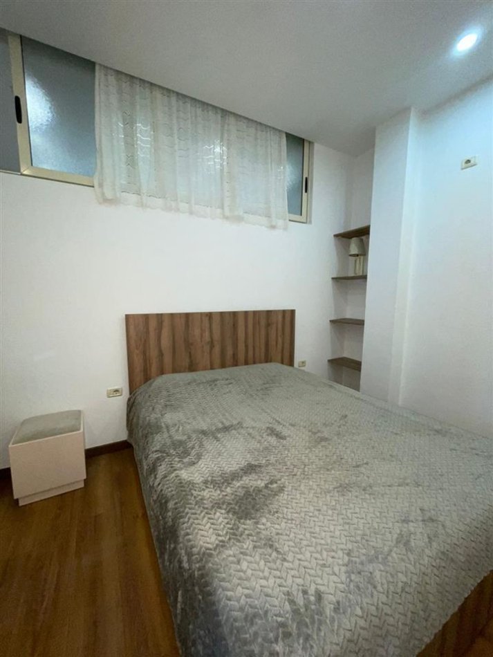 Tirane, jepet me qera apartament 1+1 Kati 1, 60 m² 600 € (9-Katshet, Prokuroria)