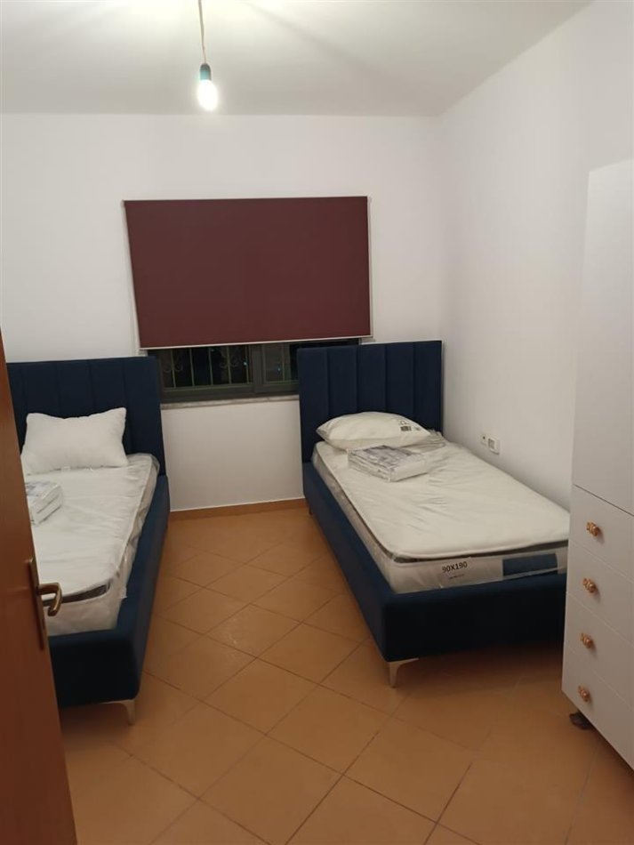 Tirane, jepet me qera apartament 2+1 Kati 8, 94 m² 650 € (21 Dhjetori)