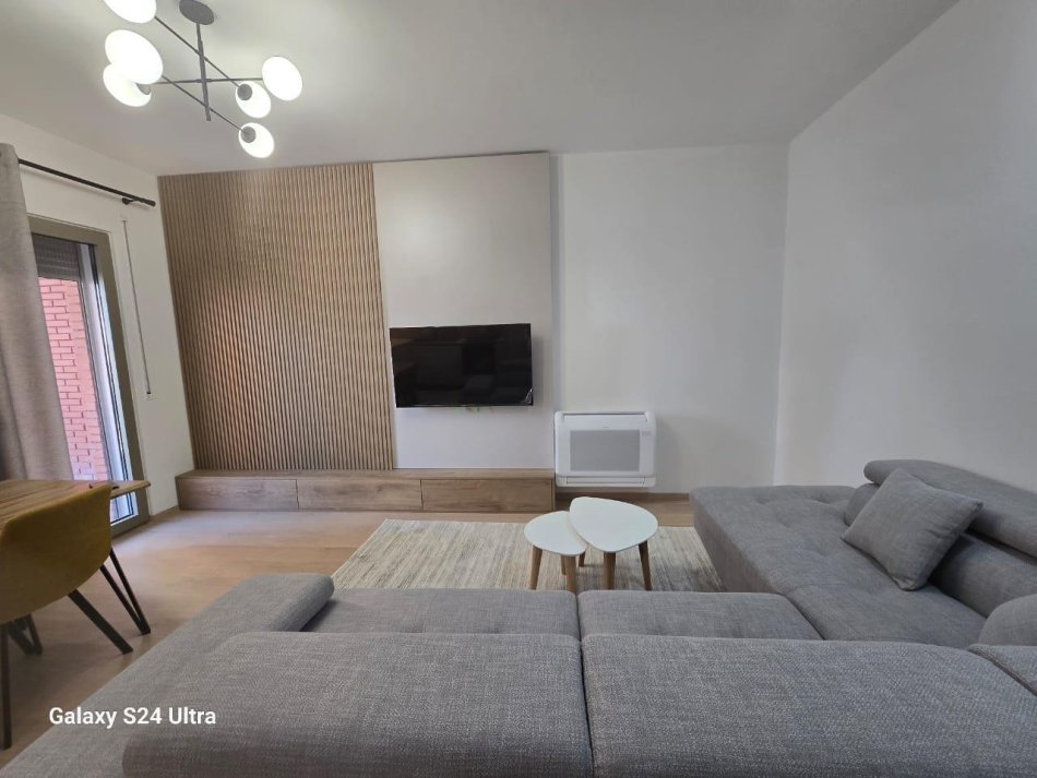 Tirane, jepet me qera apartament 2+1 Kati 4, 85 m² 850 € (Kompleksi Delijorgji)
