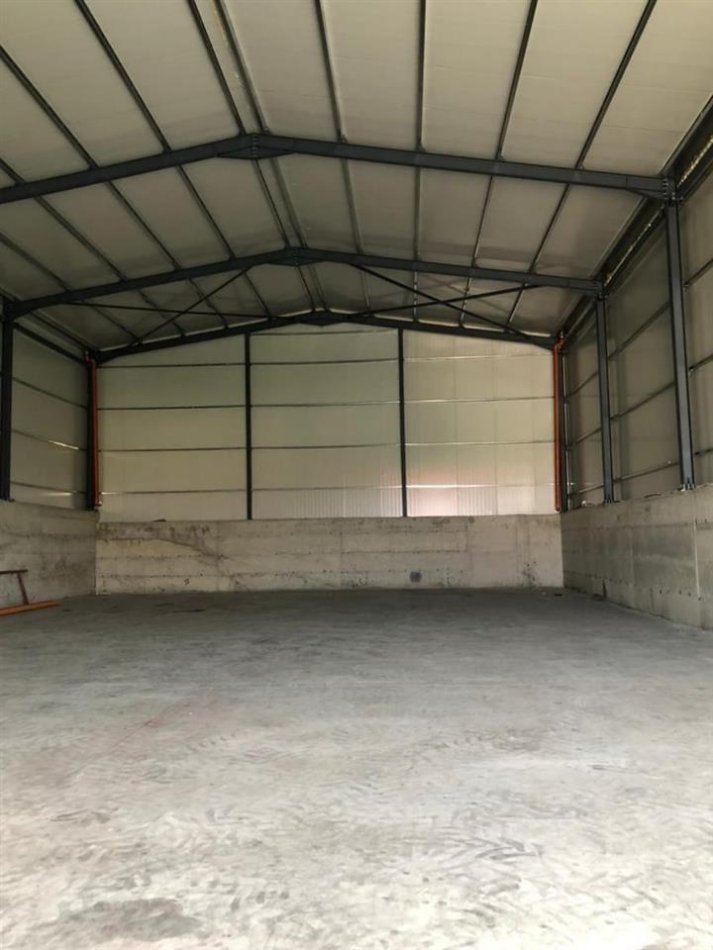 Tirane, jepet me qera magazine Kati 0, 300 m² 1.500 € (Yrshek)