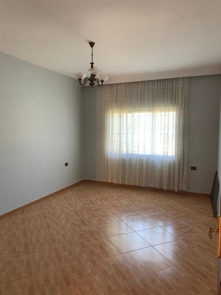 Tirane, jepet me qera apartament 2+1 Kati 2, 110 m² 350 € (Rruga Haki Stermilli)