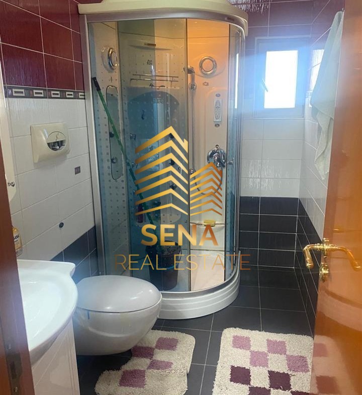Tirane, jepet me qera apartament 2+1 Kati 4, 80 m² 550 € (Rruga Petro Marko)