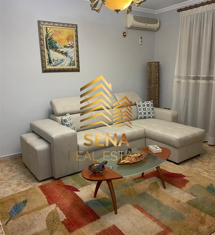 Tirane, jepet me qera apartament 2+1 Kati 4, 80 m² 550 € (Rruga Petro Marko)