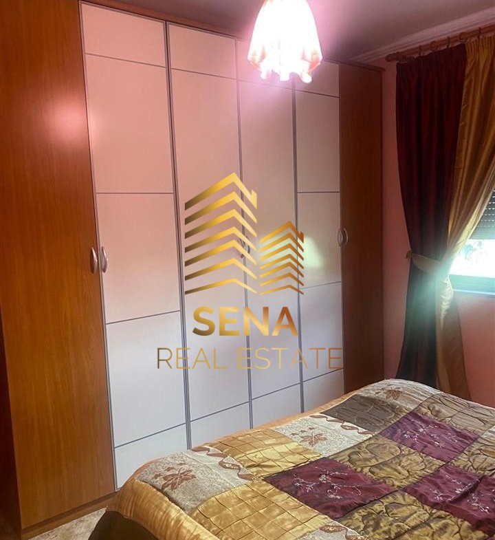 Tirane, jepet me qera apartament 2+1 Kati 4, 80 m² 550 € (Rruga Petro Marko)