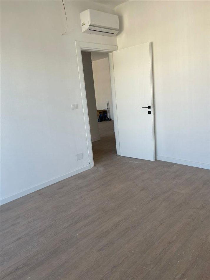 Tirane, jepet me qera apartament 3+1 Kati 6, 126 m² 550 € (Astir)