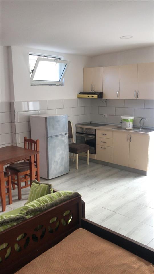 Tirane, jap me qera garsonier 1 Katshe Kati 1, 45 m² 30000 Leke (Ruga Niko Avrami) Allias afer spitaleve