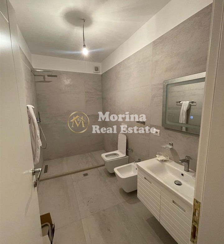 Tirane, jepet me qera apartament 2+1 Kati 1, 105 m² 600 € (Ali Demi)